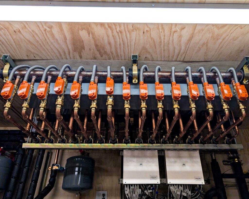 Belimo zone valves managed via Messana Controls for a 4-pipe system.